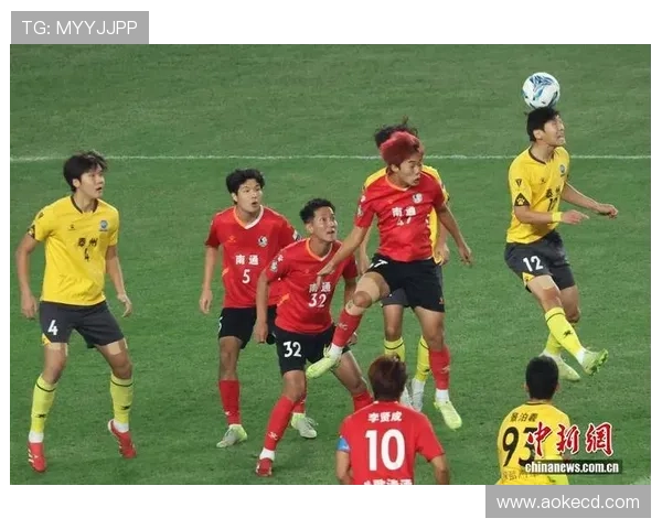 江苏省城市足球联赛圆满落幕各支球队齐聚颁奖仪式共享荣耀时刻